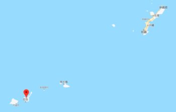 石垣島は沖縄本島から南西のところに位置しています。那覇から飛行機で約1時間。地図上で見ると本島よりも台湾の方が近いです。なので、石垣島の市街地には台湾の観光客がけっこういました。